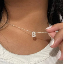 Carregar imagem no visualizador da galeria, Colar Feminino com Letra Inicial A-Z, banhado e ouro 18k e prata 925
